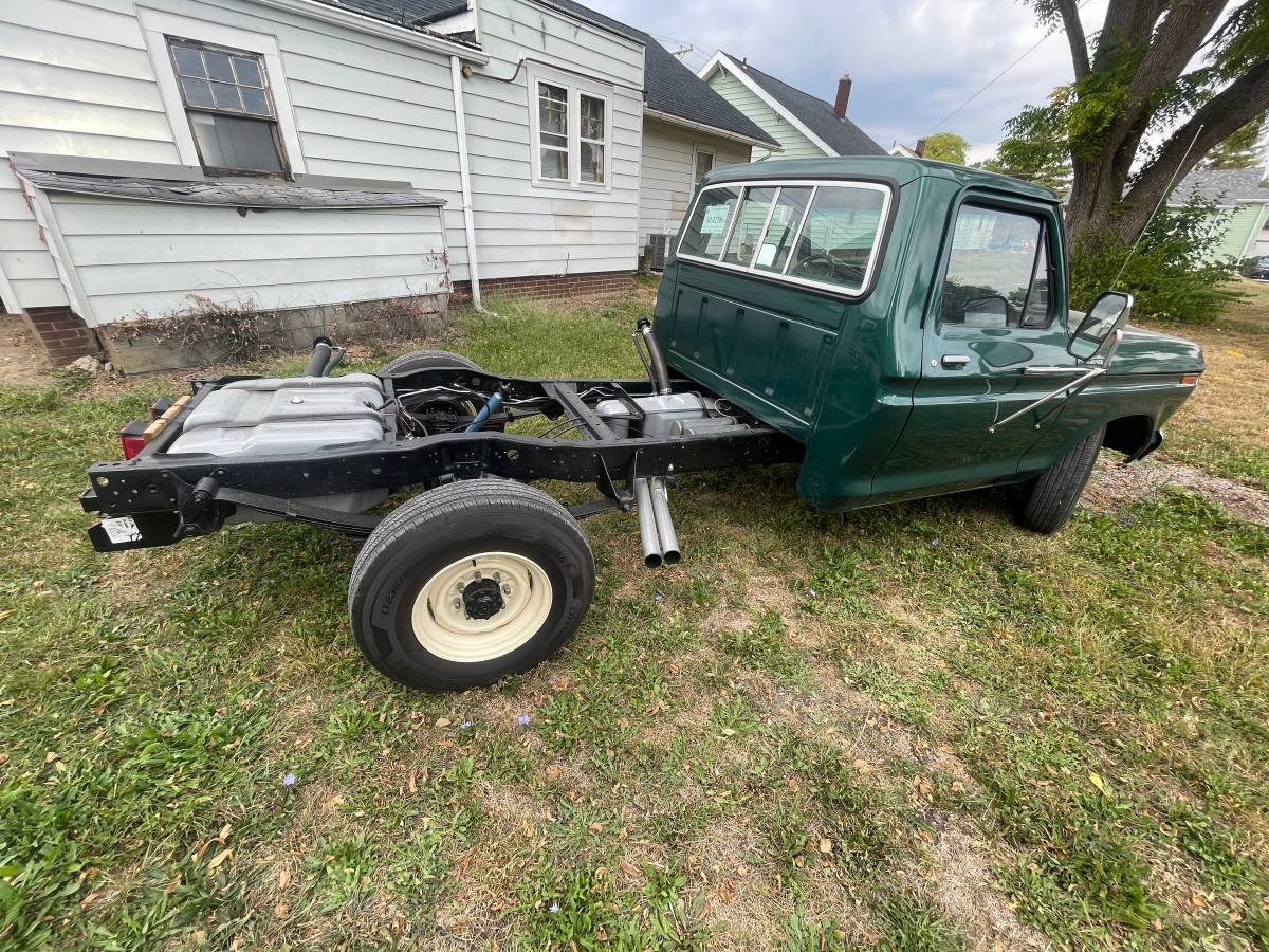 Ford-f250-1978-green-7