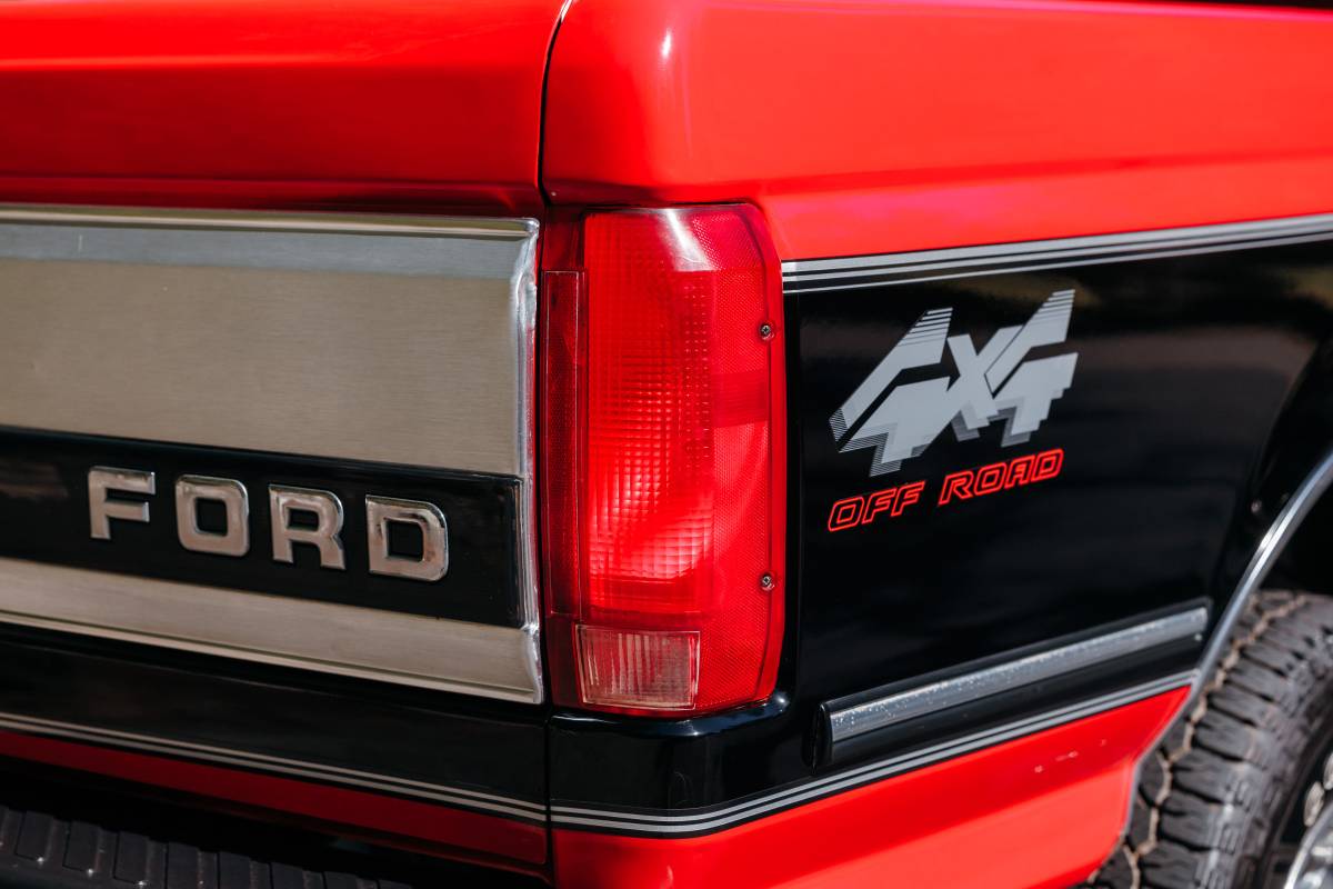 Ford-f250-1992-red-4