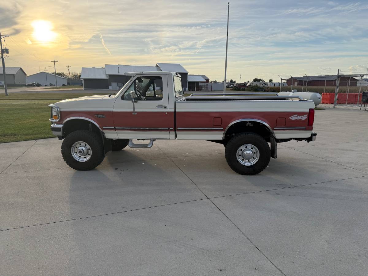 Ford-f250-1995-white-1