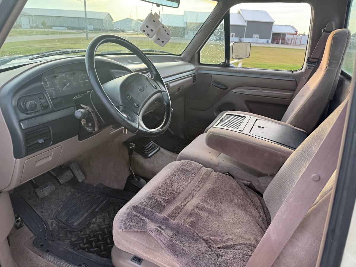 Ford-f250-1995-white-2