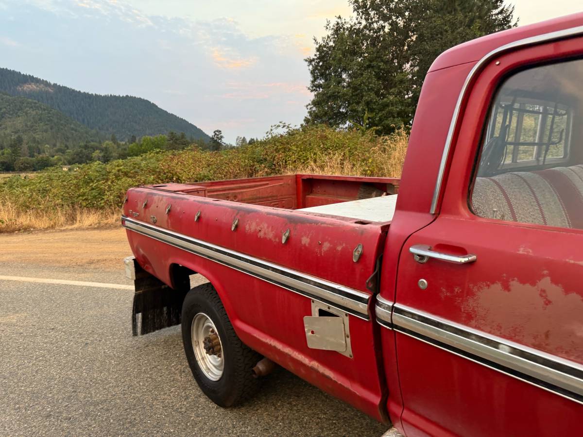 Ford-f250-4x4-1970-red-2