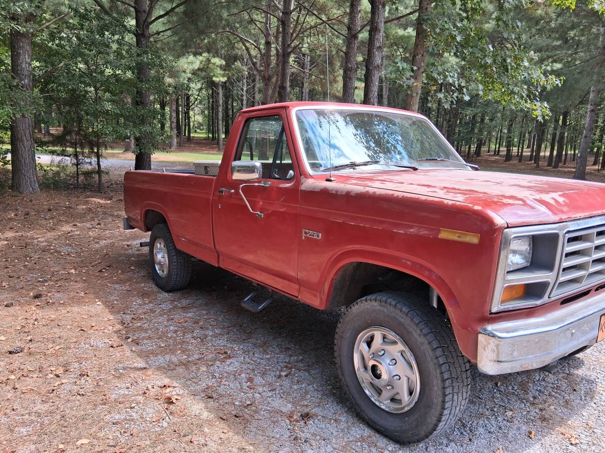Ford-f250-4x4-1984-red-2