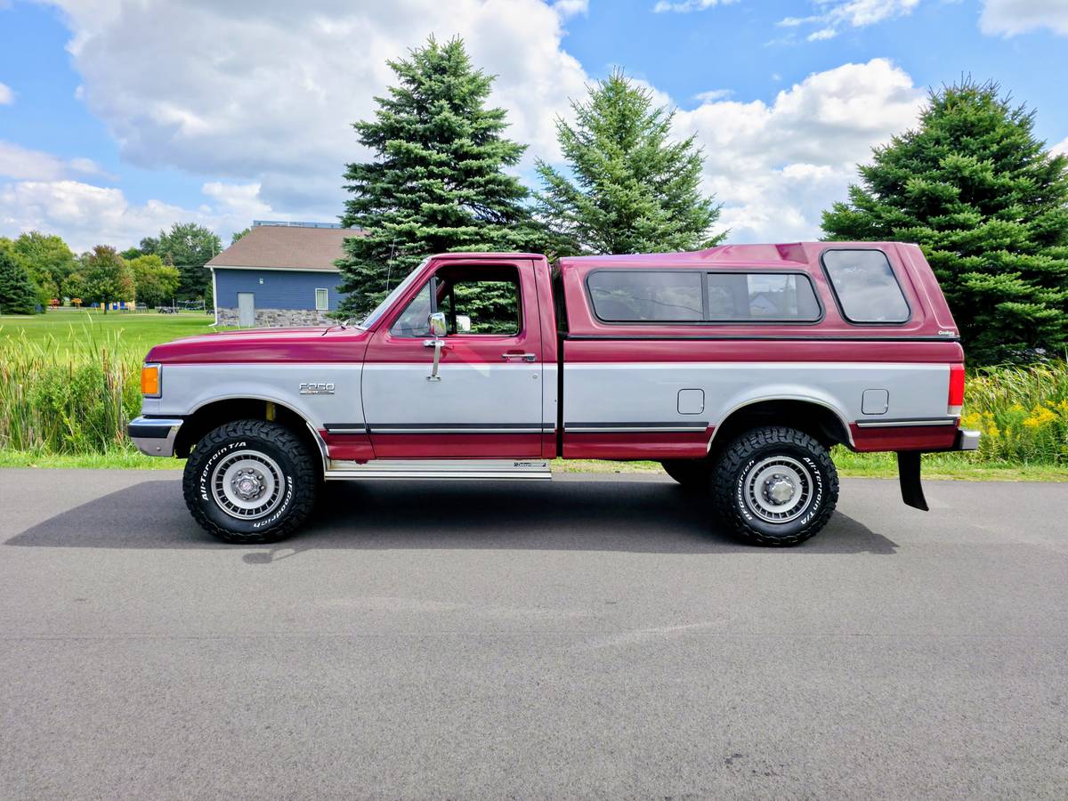 Ford-f250-4x4-lariat-diesel-1988-red-1