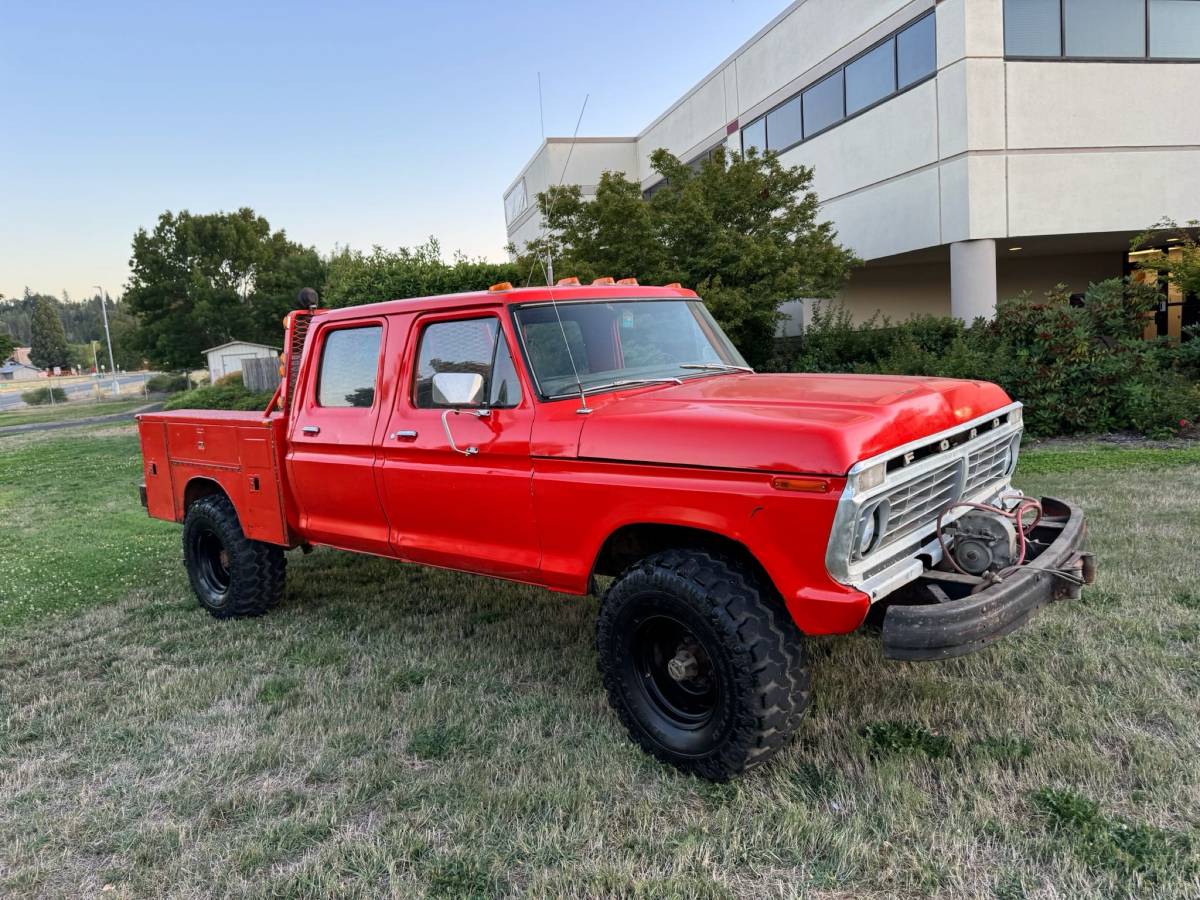 Ford-f250-crew-cab-4x4-1976-red-2