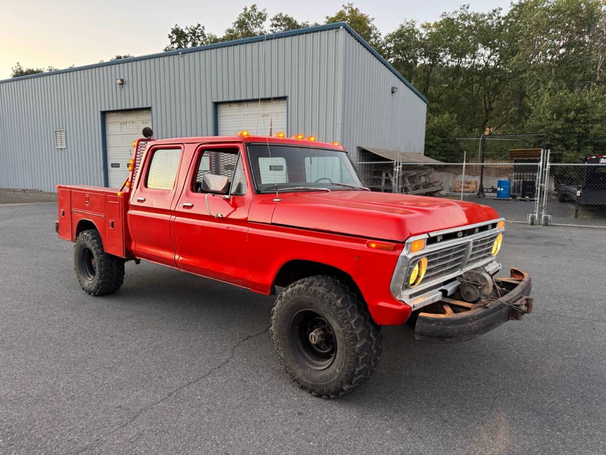 Ford-f250-crew-cab-4x4-1976-red-3