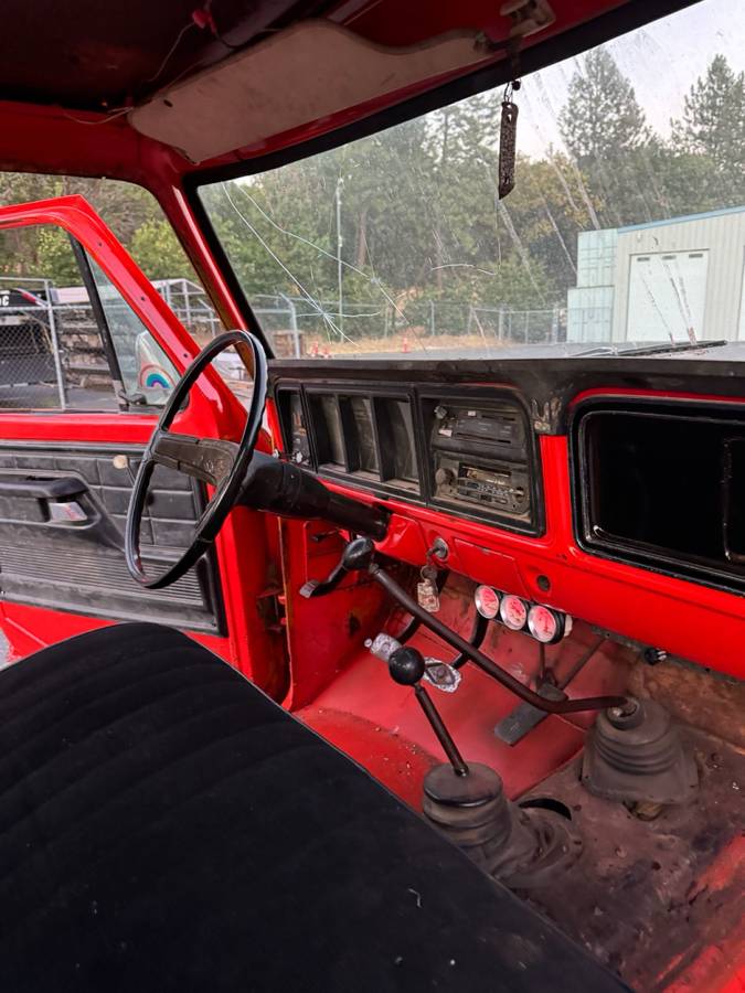 Ford-f250-crew-cab-4x4-1976-red-4