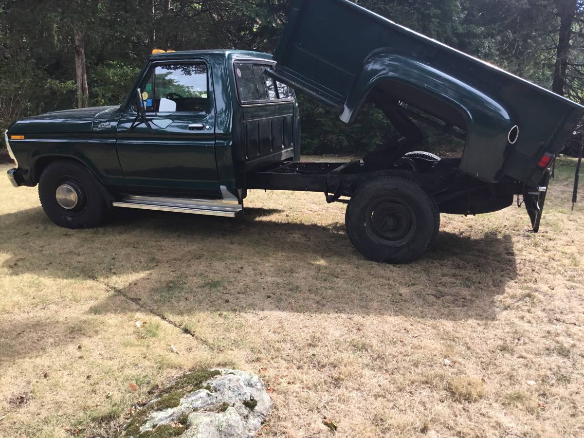 Ford-f250-custom-1978-green-8