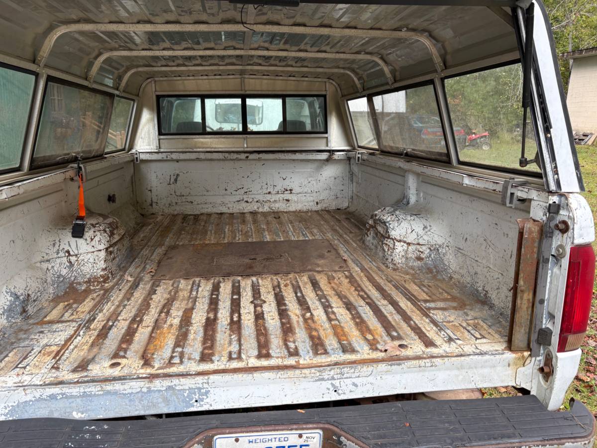Ford-f250-diesel-1991-white-2