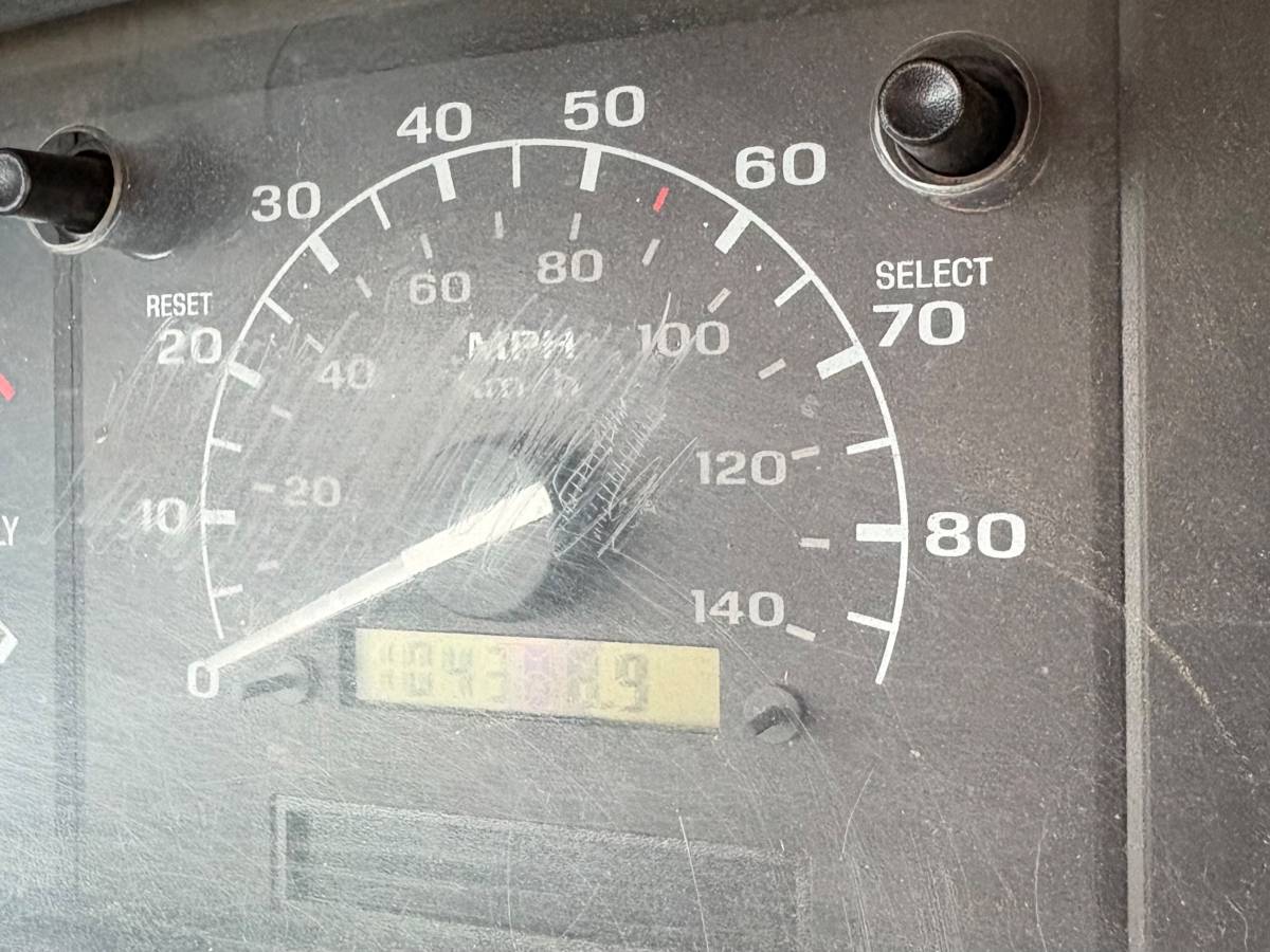 Ford-f250-diesel-1991-white-3