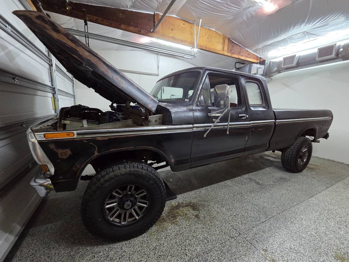 Ford-f250-supercab-4x4-1978-black-10