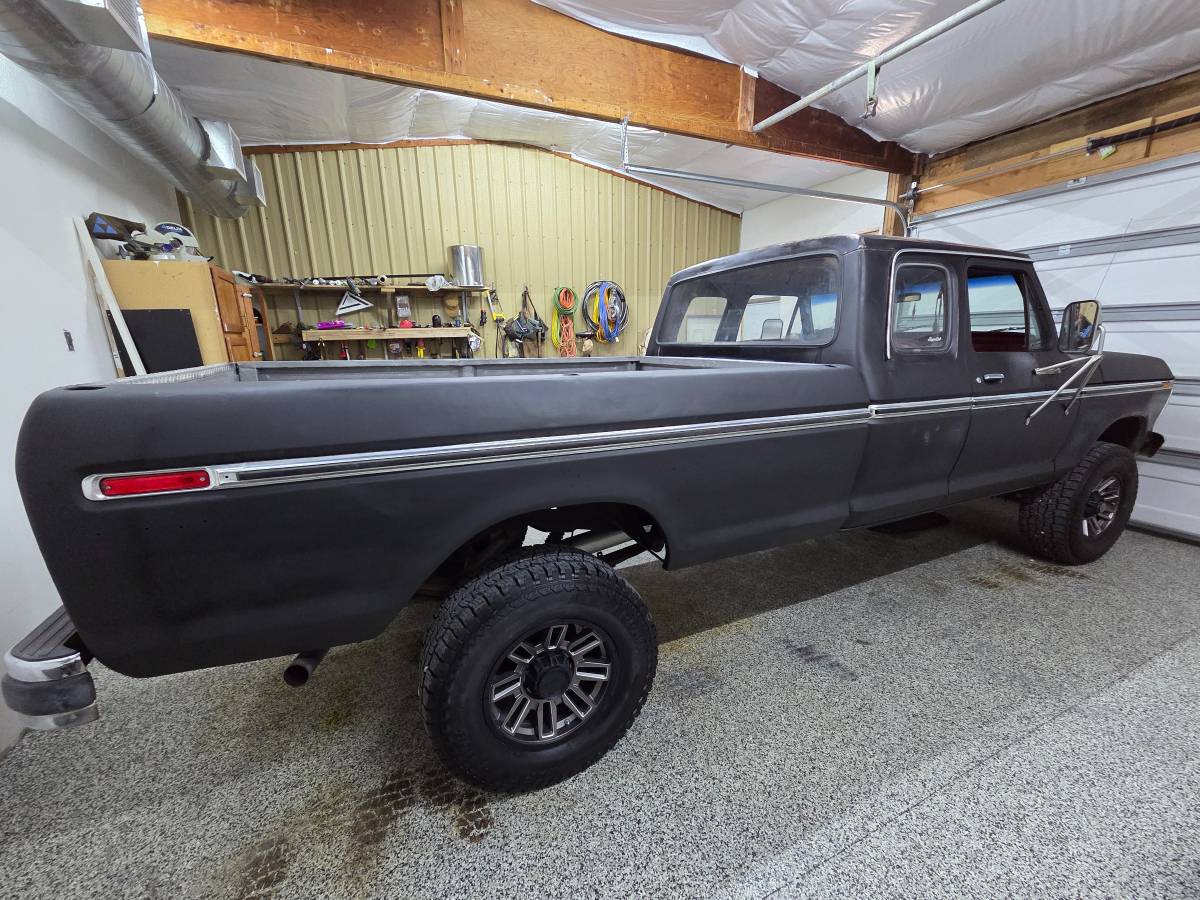 Ford-f250-supercab-4x4-1978-black-3