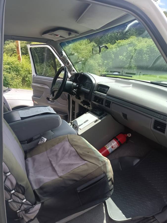 Ford-f250-xlt-4x4-1995-white-8