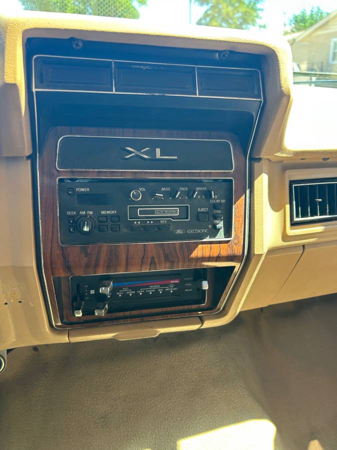 Ford-f350-1983-14
