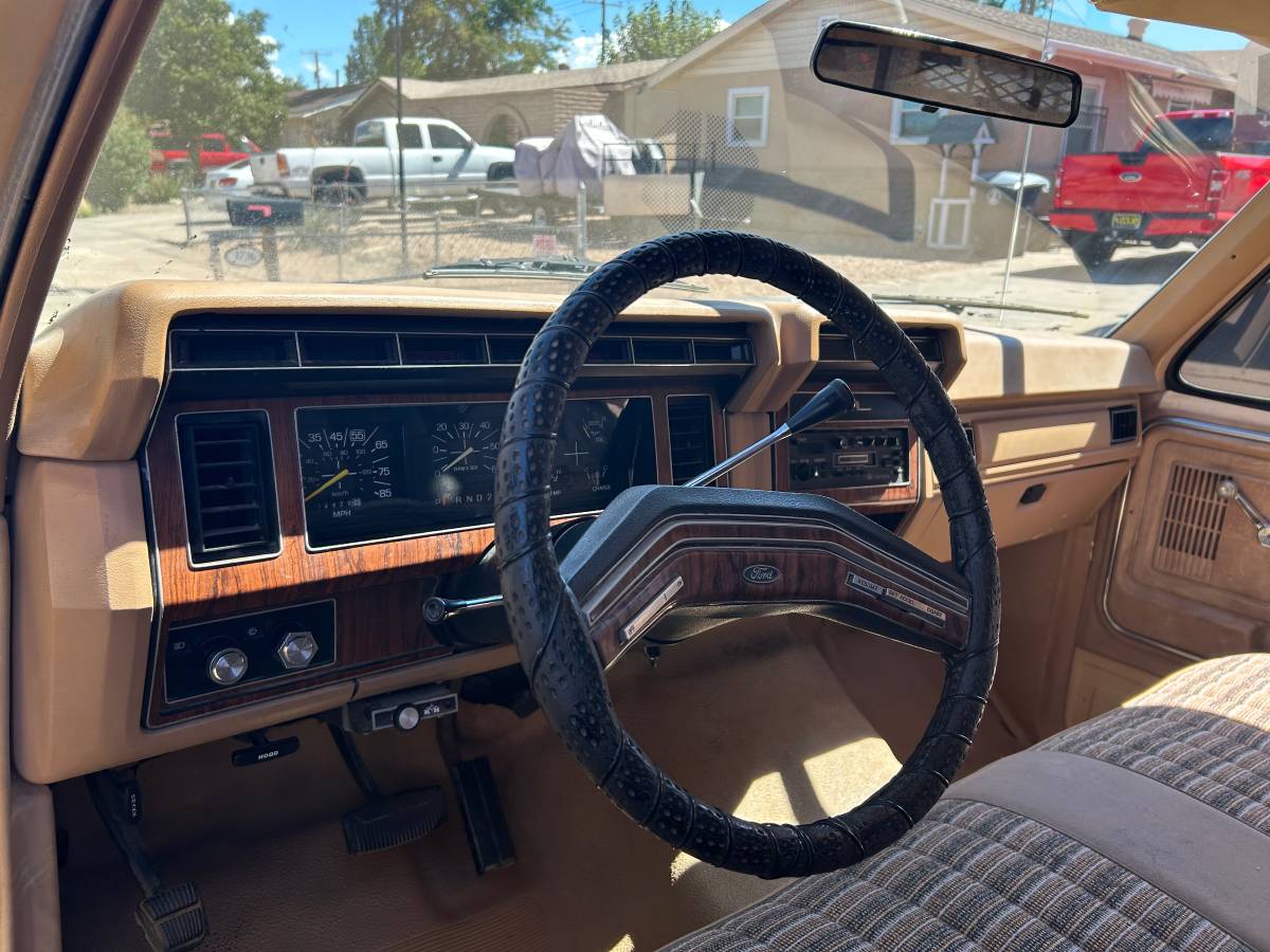 Ford-f350-1983-16