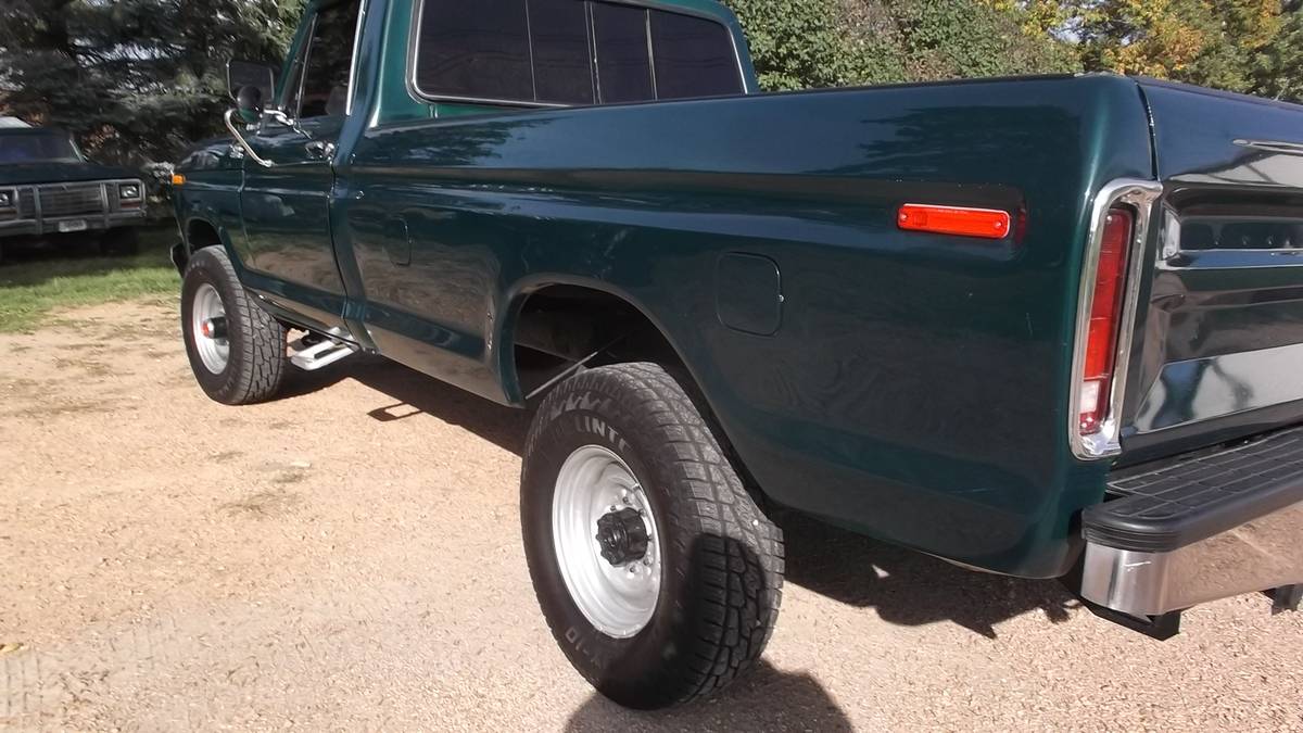 Ford-f350-4x4-1979-green-1