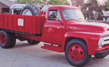 Ford-f600-1953-red