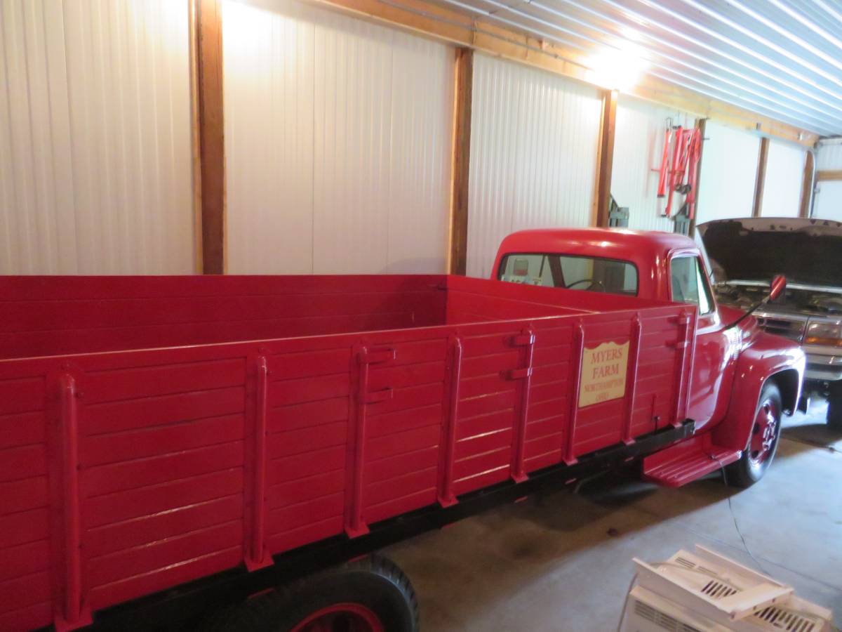 Ford-f600-1953-red-9