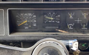 Ford-f700-1985-white-3
