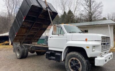 Ford-f700 1985