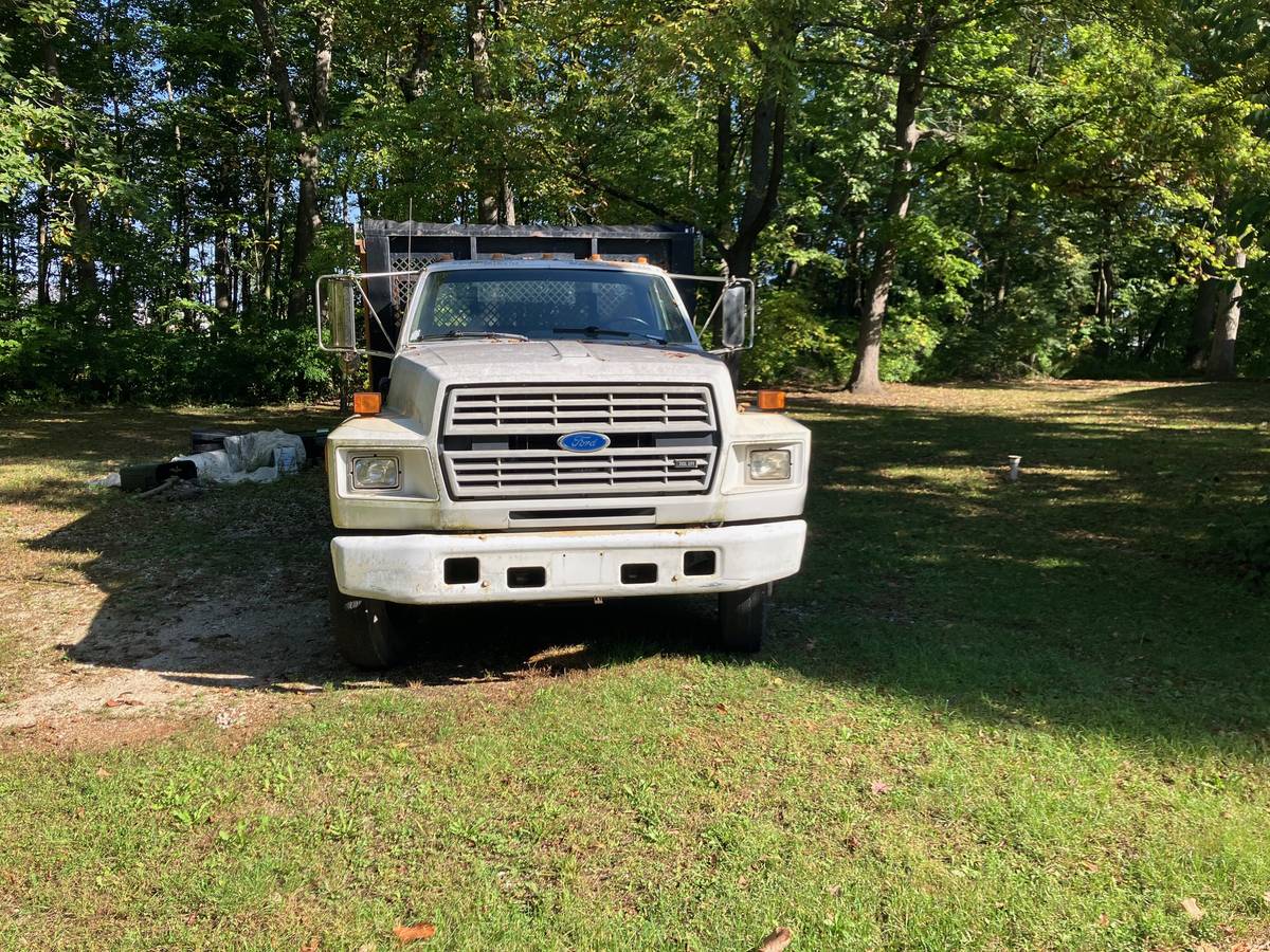 Ford-f700-1992-white-6