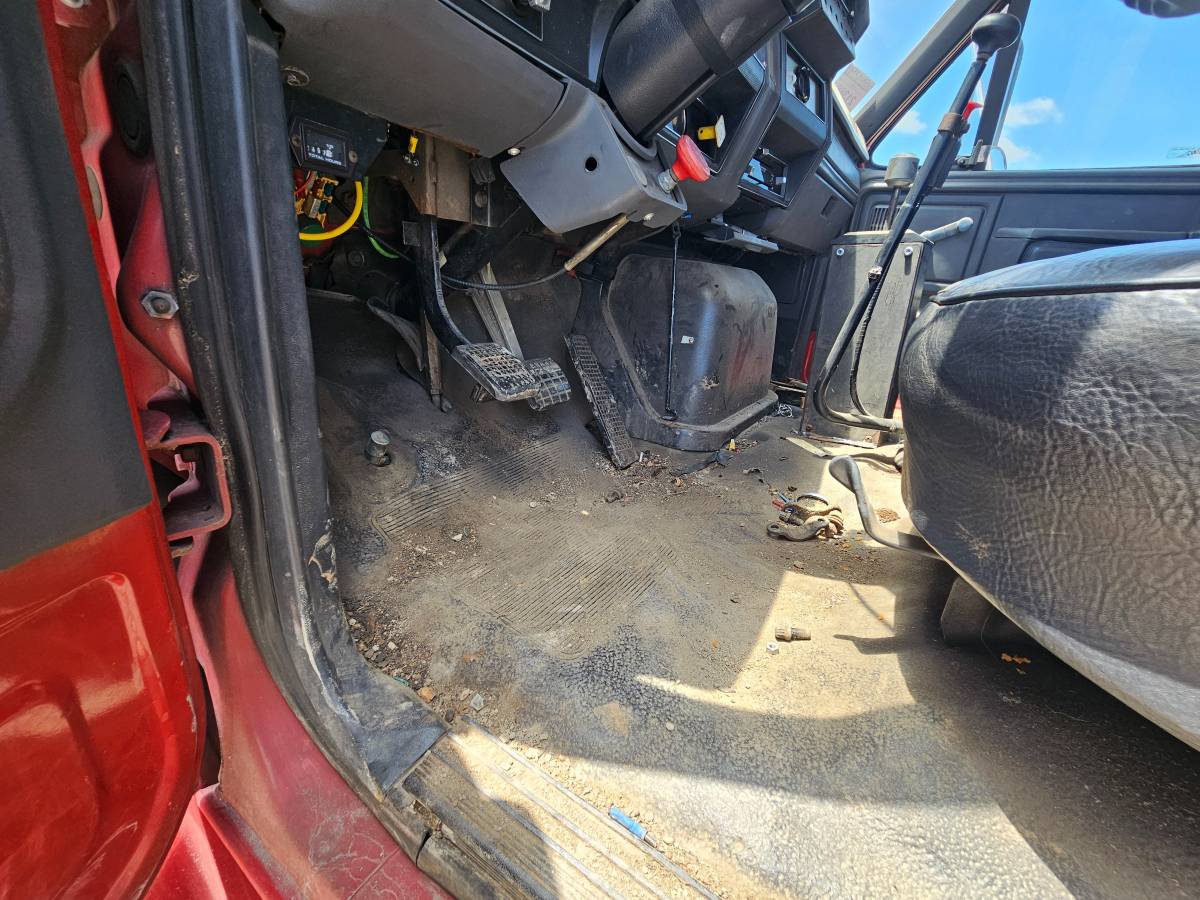 Ford-f800-diesel-1993-20