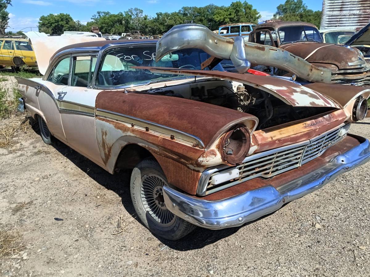 Ford-fairlane-1957-4
