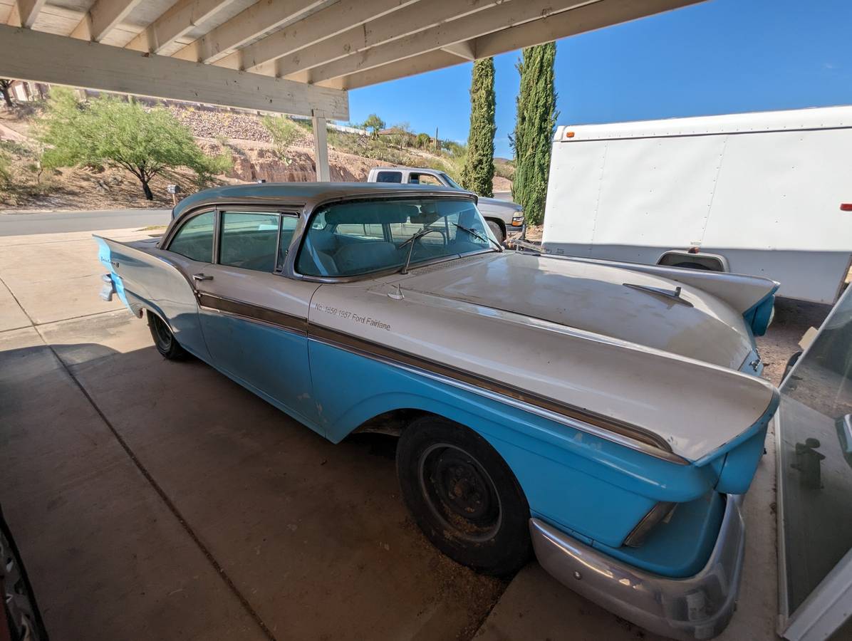 Ford-fairlane-500-1957-blue-1