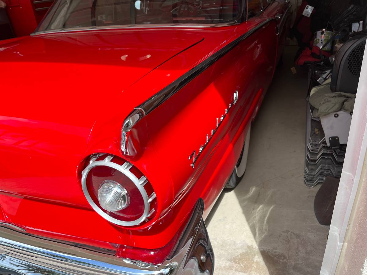 Ford-fairlane-500-1957-red-4