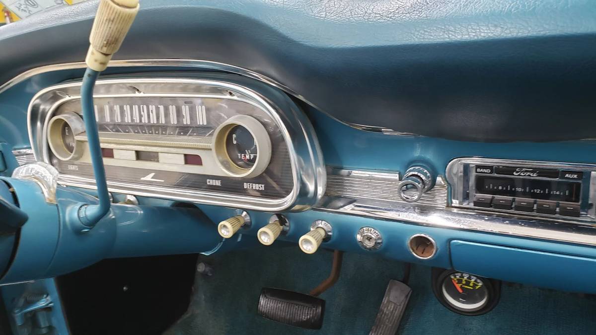 Ford-falcon-futura-convertible-1963-blue-21