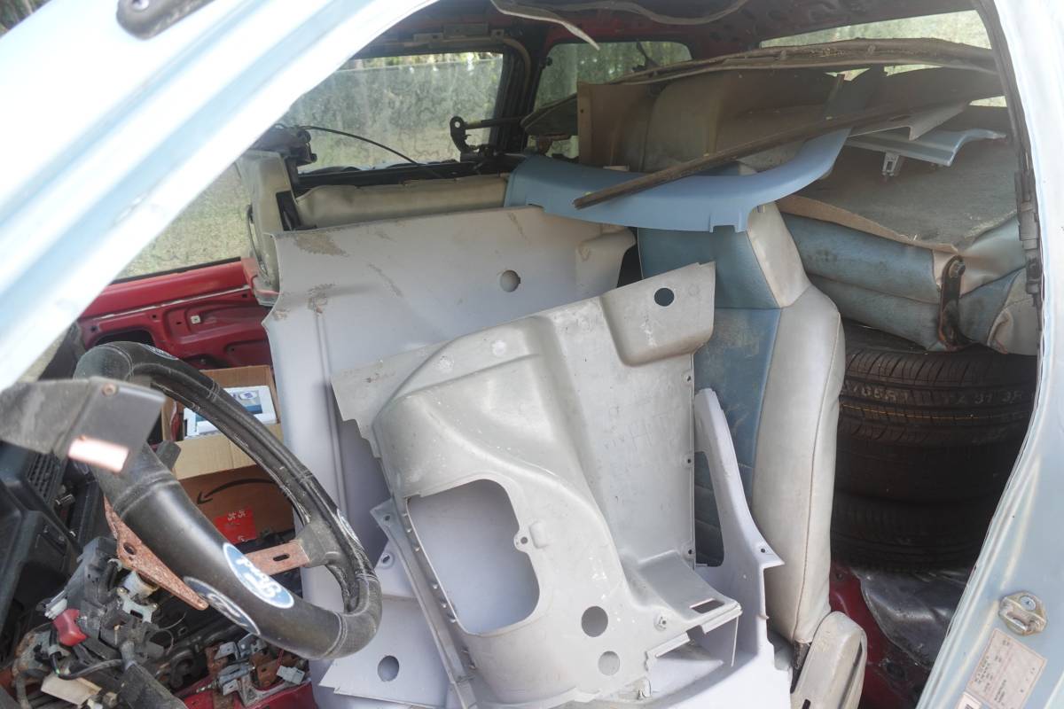 Ford-festiva-1989-13