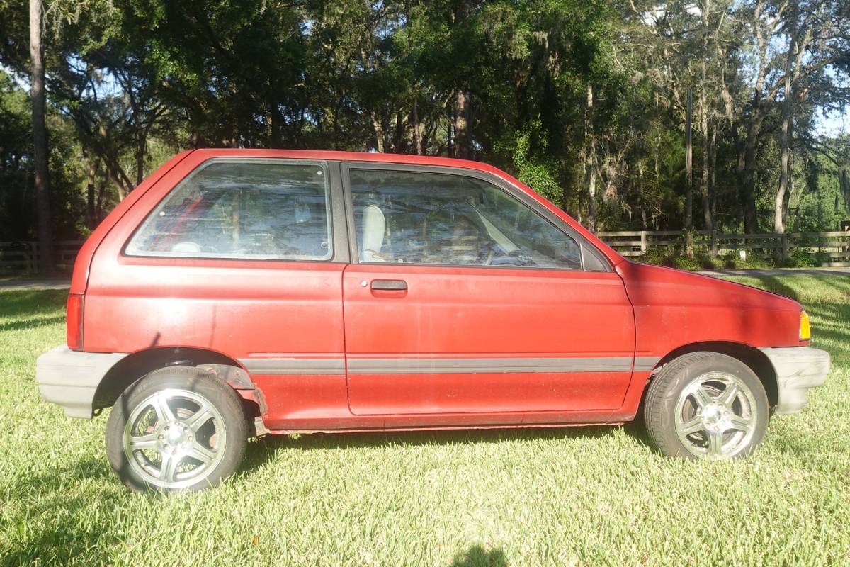 Ford-festiva-1989