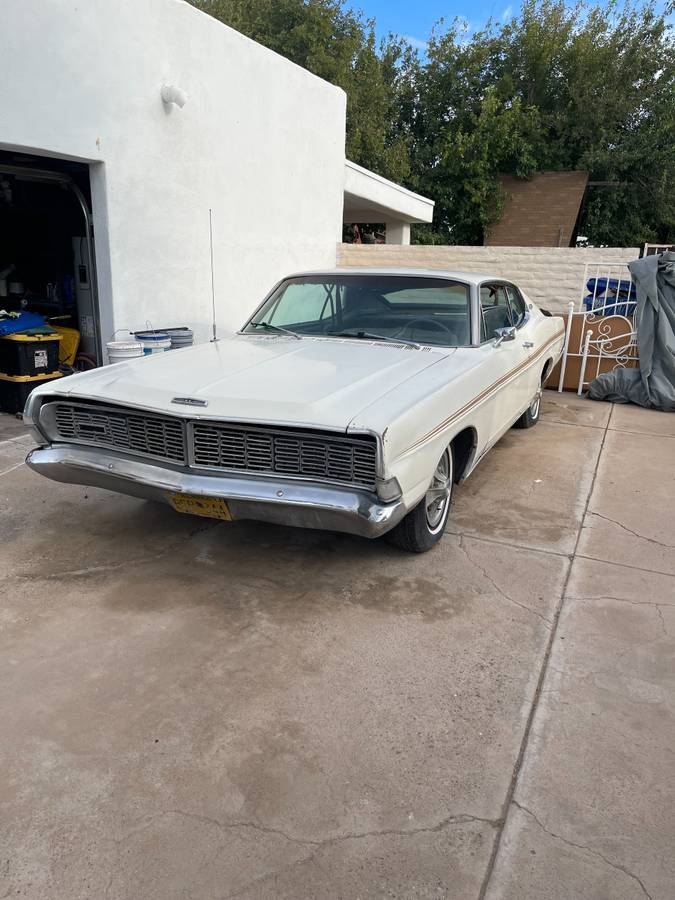 Ford-galaxie-1968-yellow