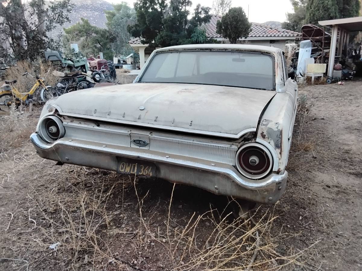 Ford-galaxie-500-1962-yellow-1