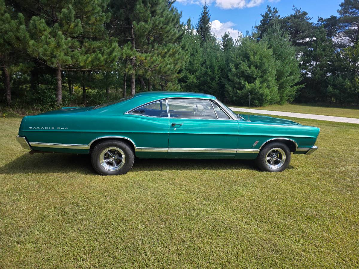 Ford-galaxie-500-1967-green-6