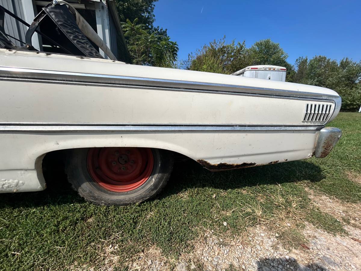 Ford-galaxie-500-convertible-1963-white-2