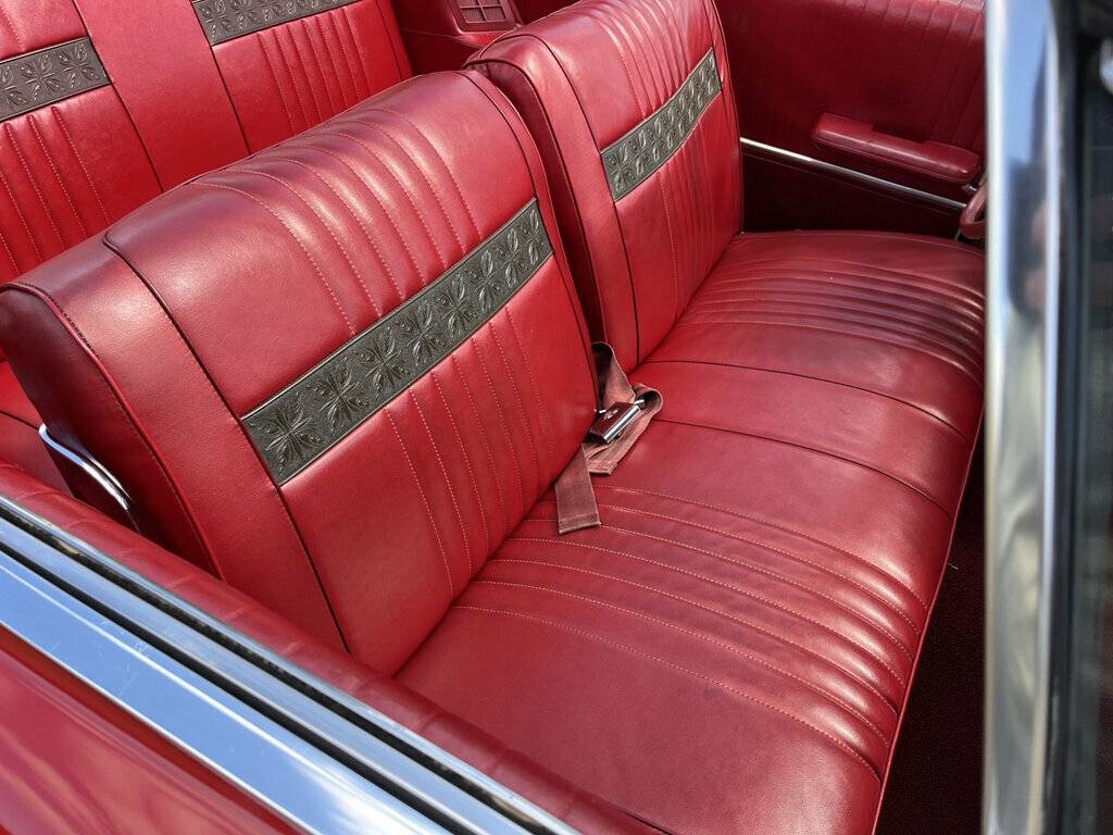 Ford-galaxie-500-rag-top-1967-red-4
