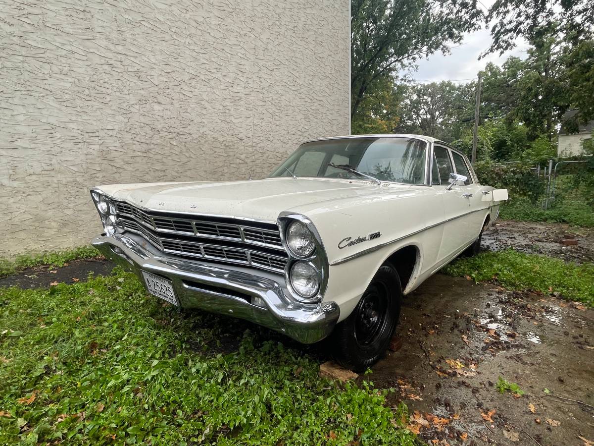 Ford-galaxy-500-1967