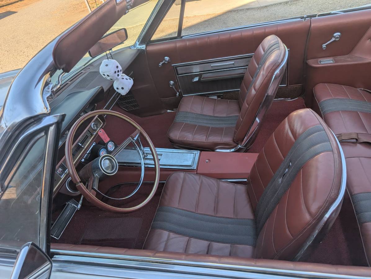Ford-galaxy-500-xl-1966-white-1
