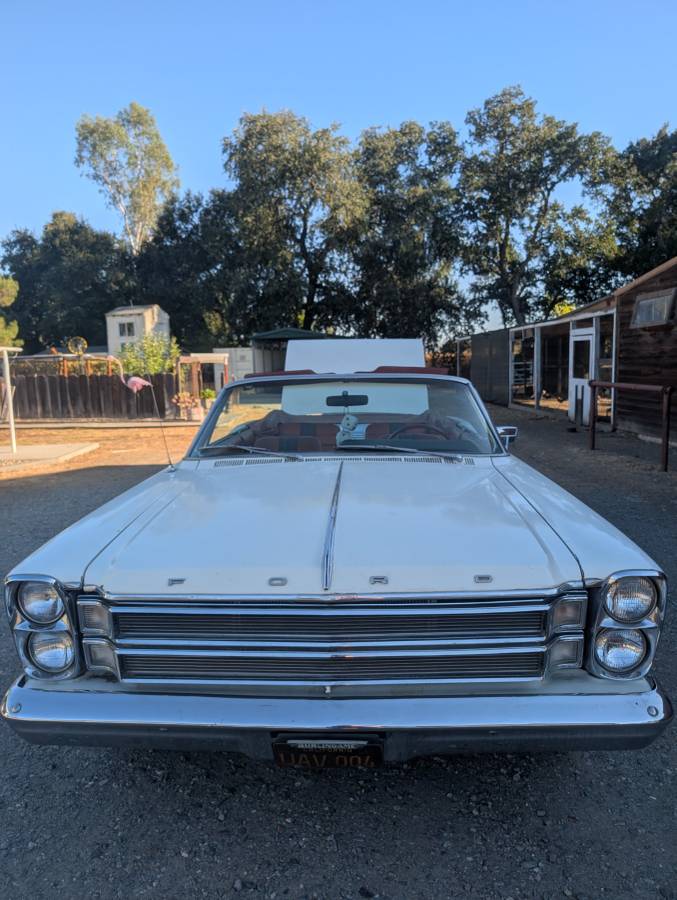 Ford-galaxy-500-xl-1966-white-10