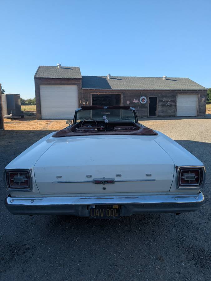 Ford-galaxy-500-xl-1966-white-2