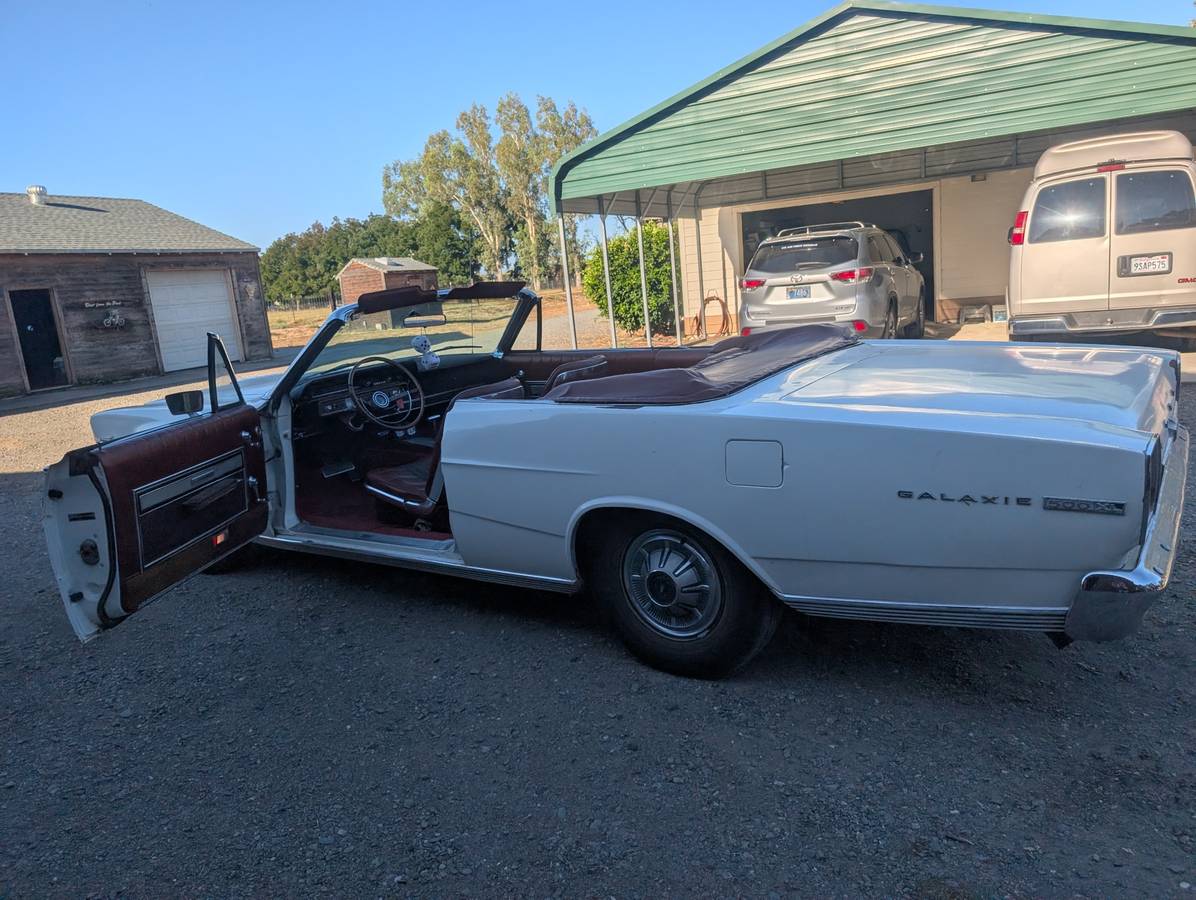 Ford-galaxy-500-xl-1966-white-3
