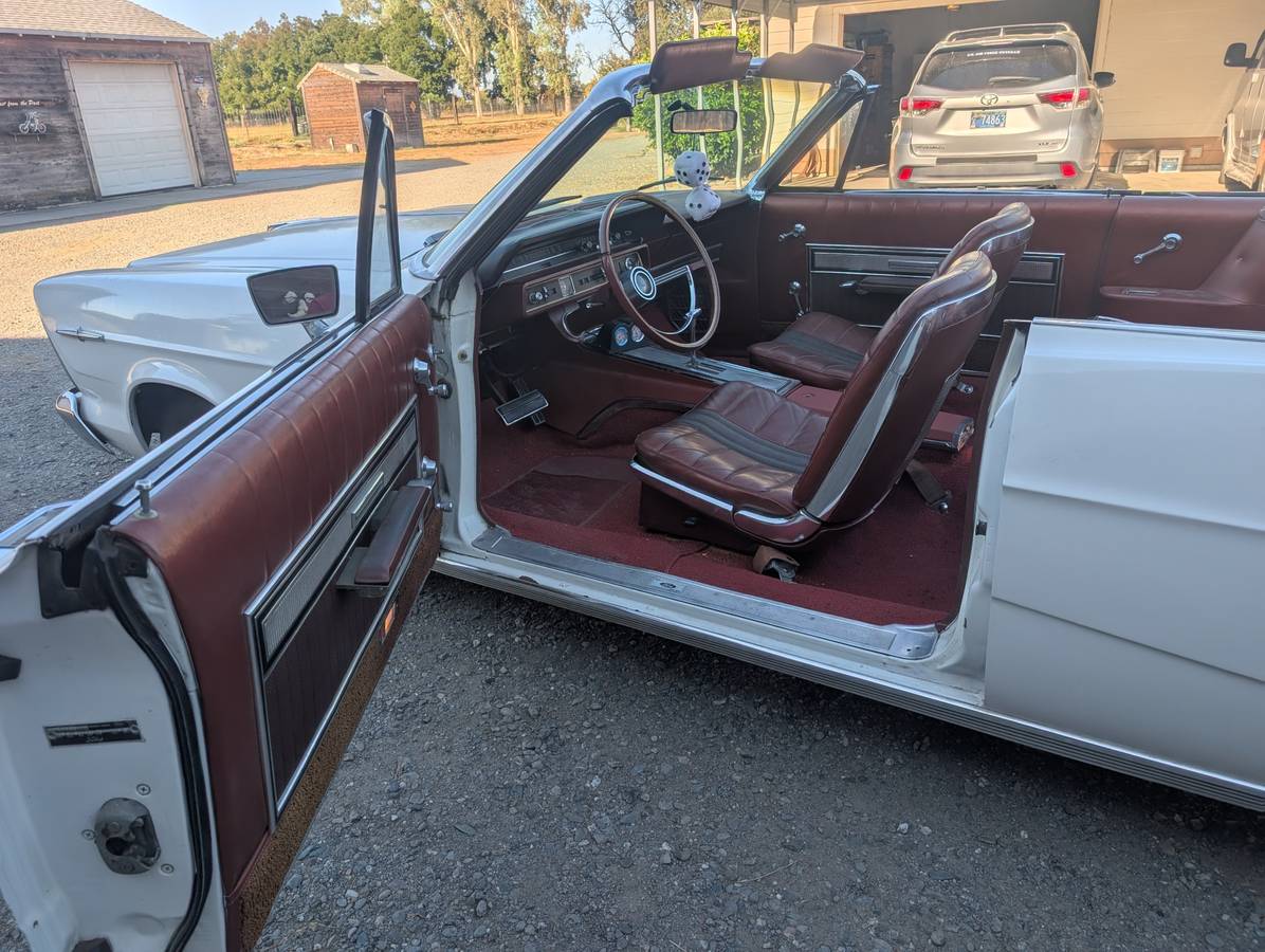 Ford-galaxy-500-xl-1966-white-5
