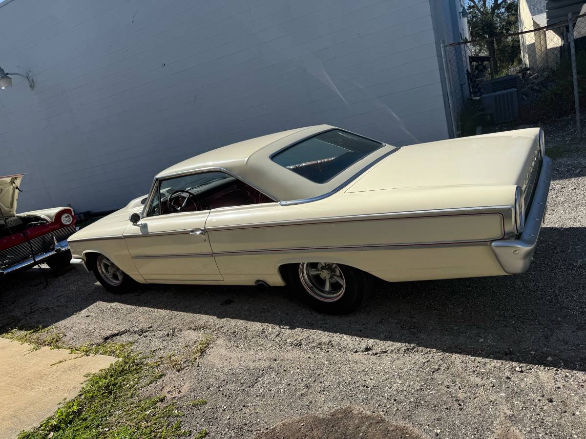 Ford-galaxy-lightweight-clone-1963-white-10