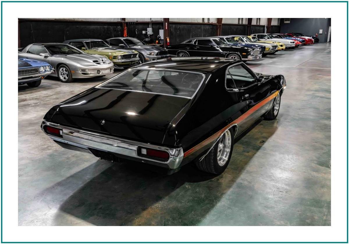 Ford-gran-torino-sport-1972-black-1