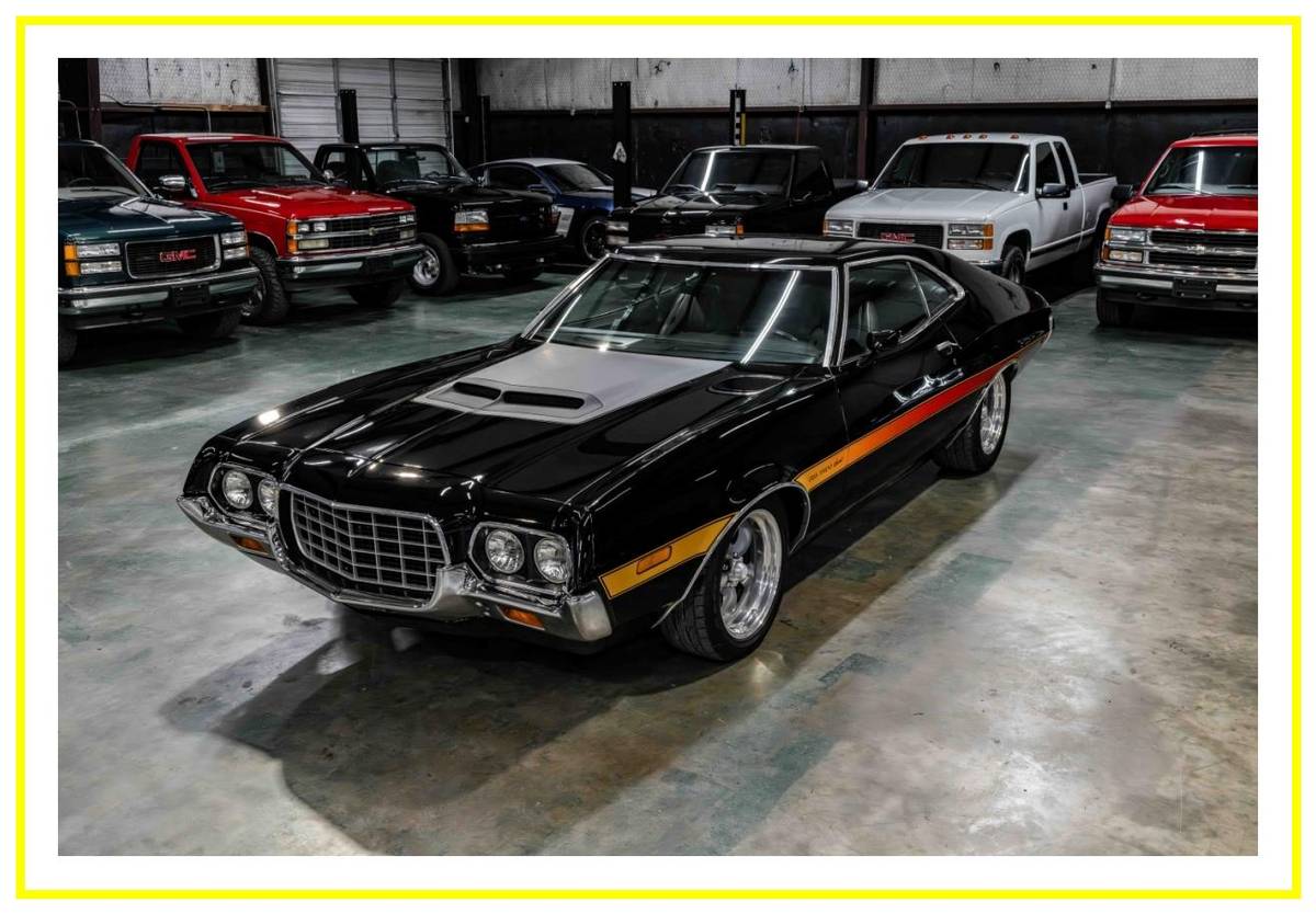 Ford-gran-torino-sport-1972-black-19