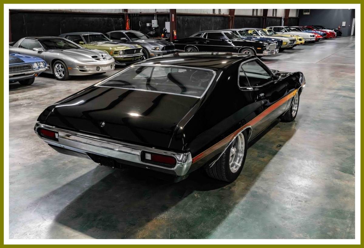 Ford-gran-torino-sport-1972-black-20