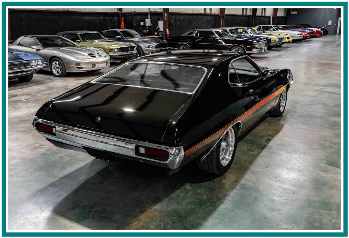Ford-gran-torino-sport-1972-black-24