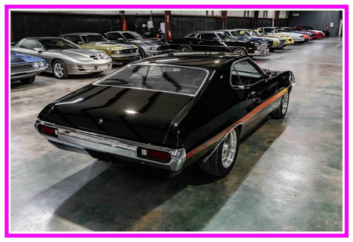 Ford-gran-torino-sport-1972-black-33