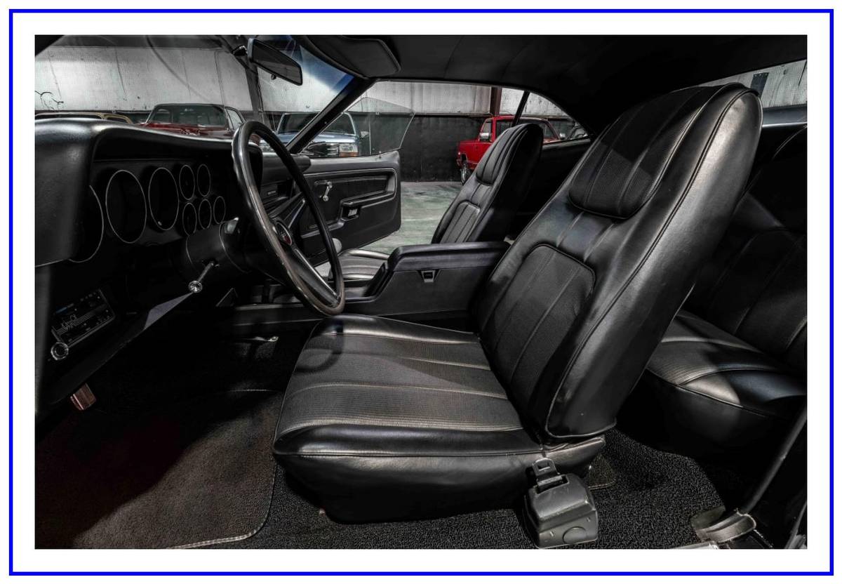 Ford-gran-torino-sport-1972-black-38