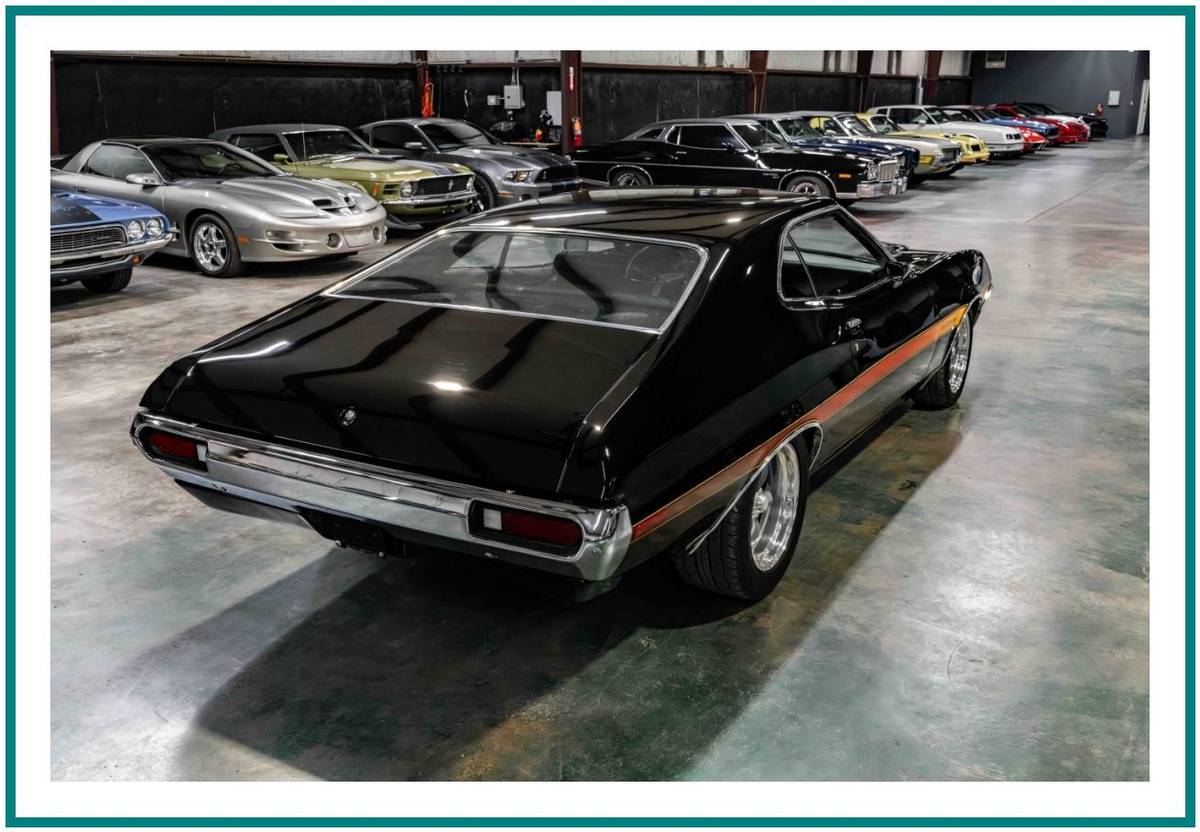 Ford-gran-torino-sport-1972-black-41